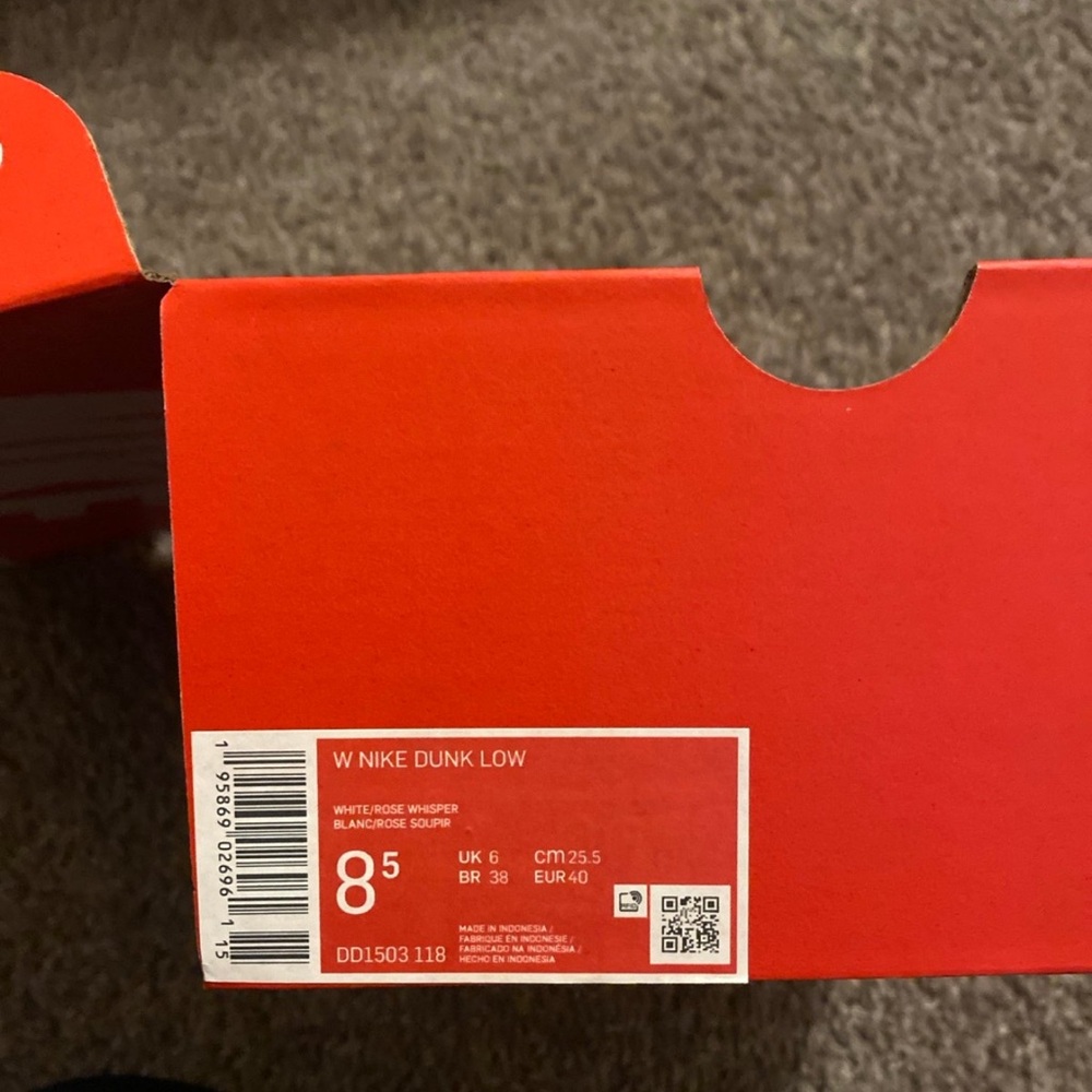 Nike Dunks - Picture 2 of 3
